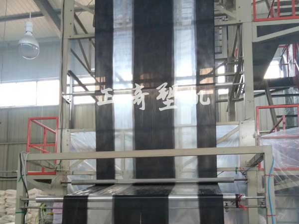 山東正奇塑料機械全自動雙色地膜設備生產線